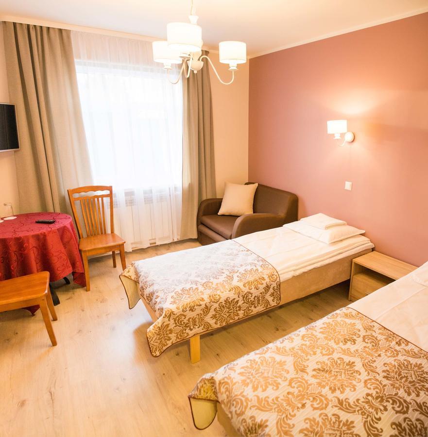Ankur Hotell Mustvee Buitenkant foto