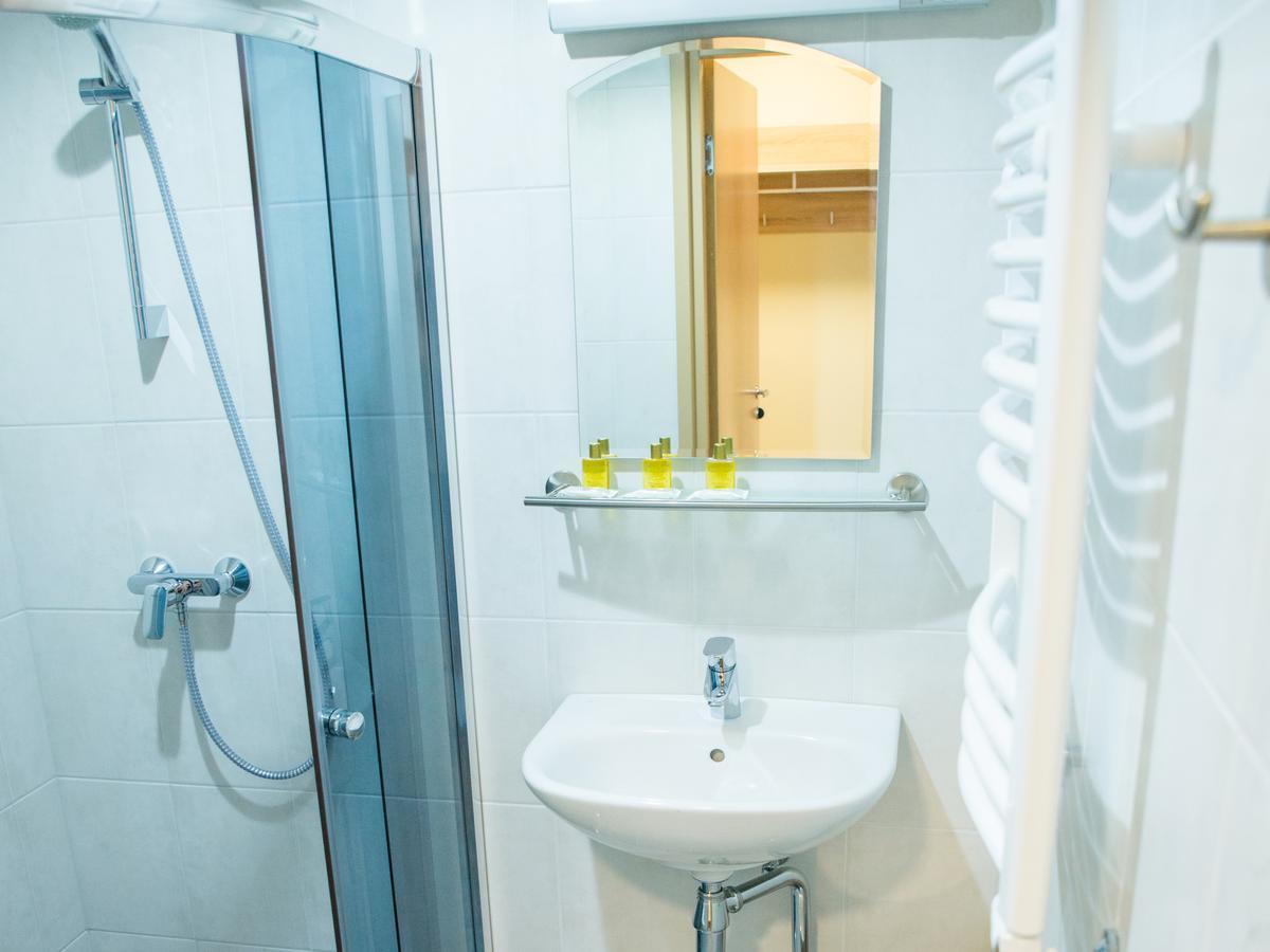 Ankur Hotell Mustvee Buitenkant foto