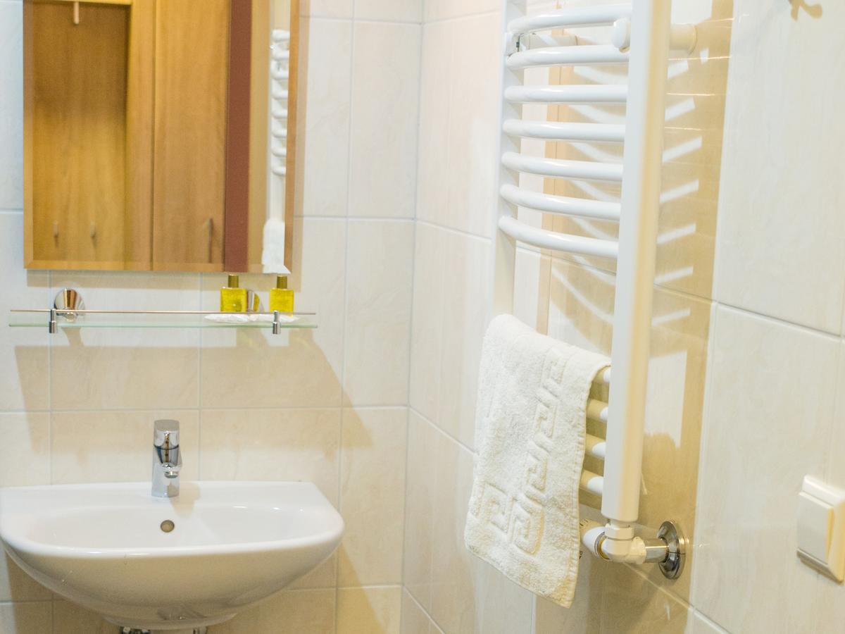 Ankur Hotell Mustvee Buitenkant foto